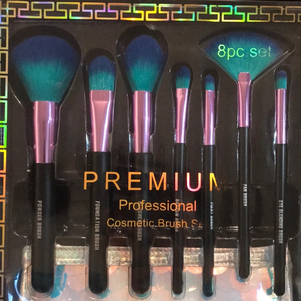 Ombré Makeup Brush and Sequined Bag Gift Set